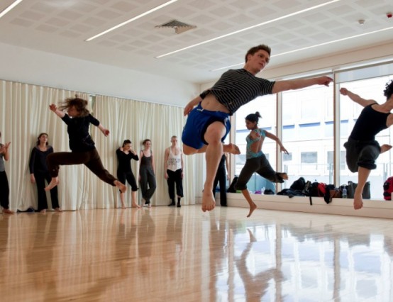 Is UK Contemporary Dance Up To Scratch? 