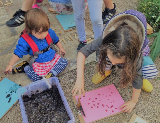 Exploring Nature & Art: Let’s make art with mud, sticks and stones!