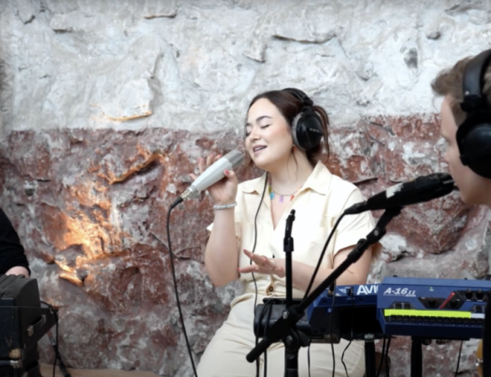 Faroese American Singer Marianna Winter releases Live Video for ‘Consequences’