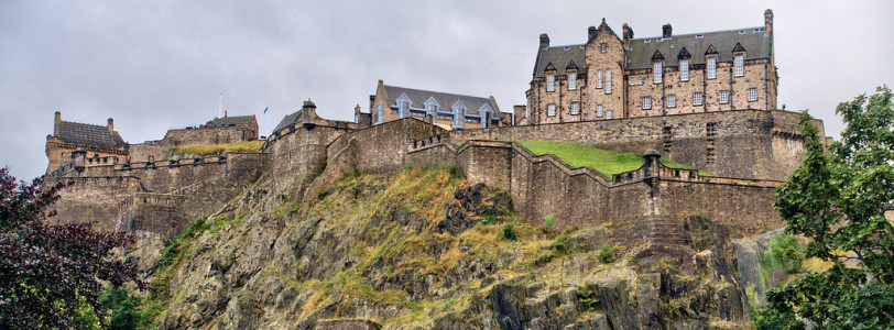 Anti-Lockdown Protesters Claim to ‘Lay Siege' to Edinburgh Castle