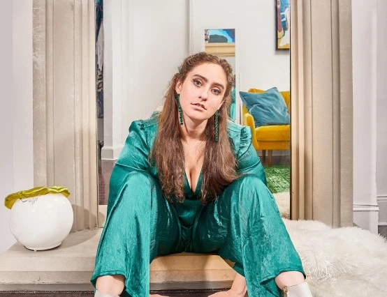 Catherine Cohen: The Twist…? She’s Gorgeous