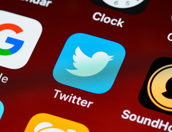 Twitter to trial up and down vote buttons