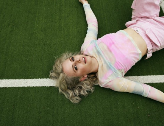 Kate Lomas' 'Happy Like This' honoured on the #BTTVMusic playlist